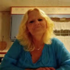 Meet your Posher, Ella